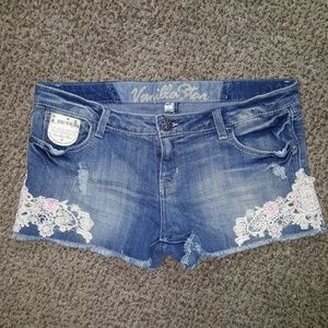 Vanilla Star Crochet Trim Shorts.